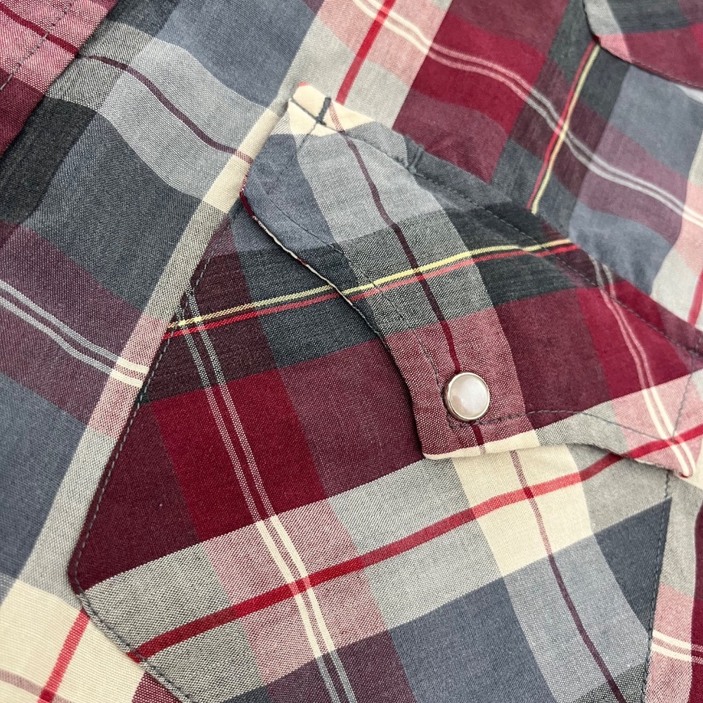 The Ely Plains Men's Western Shirt in size L features a red and gray plaid patte - Picture 3 of 8
